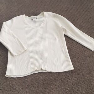 JNY Sport V Neck 3/4 sleeve sweater